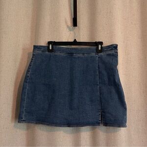 American Eagle Dark Denim Mini Skirt/Skort with Built In Shorts w/ Mini Slit 14